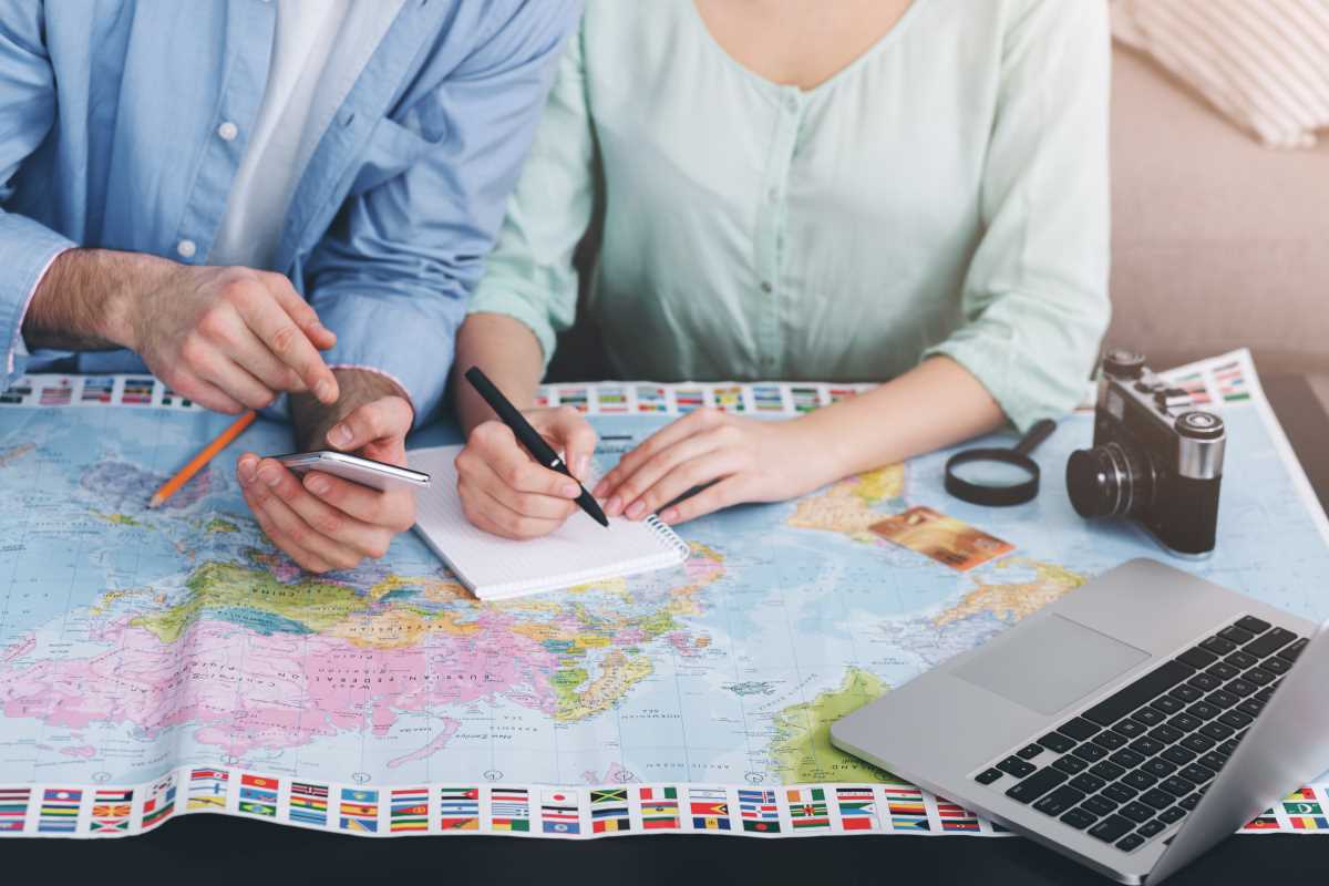 Exploratory Planning Versus Fixed Itineraries